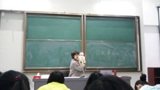 14級在校生進行中級育嬰師實操培訓(xùn)