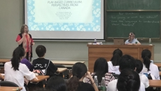 加拿大喬治布朗學(xué)院幼教系師生來我校訪問