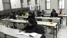 我校領(lǐng)導(dǎo)下思政課堂聽課