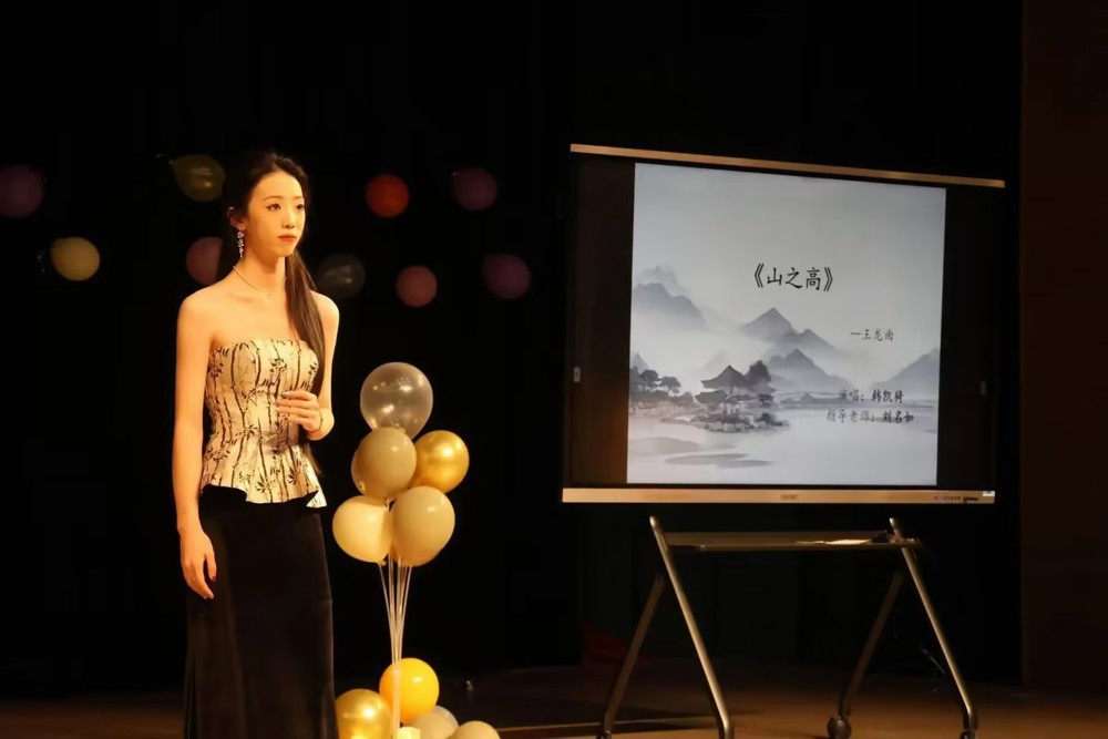 D:\桌面\24251相關(guān)\24251網(wǎng)站\音你而來(lái)樂動(dòng)青春22音表畢業(yè)音樂會(huì)\56bd4a14de3e624063833a7d8e5b324e_compress.jpg
