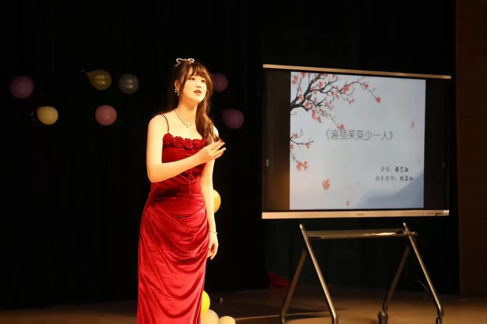 D:\桌面\24251相關(guān)\24251網(wǎng)站\音你而來(lái)樂動(dòng)青春22音表畢業(yè)音樂會(huì)\9ad5a7d1fc98e8257fb0e69e3a99747d_compress.jpg